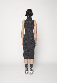 adidas Originals ALLOVER ZEBRA - Laisvo kirpimo suknelė - carbon/black
