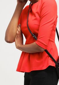 mint&berry Langarmshirt - red