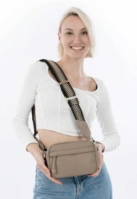 SURI FREY CORY - Borsa a tracolla - taupe 900