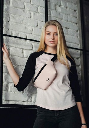 VUCH LEONORA - Ledvinka - pink