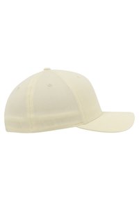 Beg színű baseball sapka texturált anyagból; struktúrált búb, ívelt napellenző és hat szellőzőnyílás. Egyszerű design, logók nélkül.