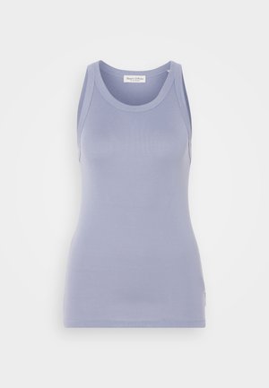 Heledad lavendelvärvi tank top, mis on valmistatud silueti rõhutavast siledast kudumkangast. Omab ümmargust kaelust ja laia õlavarre rihmu, minimaalse brändingu jaotusega.