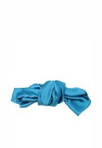 Foulard per capelli in satin turchese, con un design annodato e una texture liscia e bordi fluidi. Accessorio leggero e versatile.