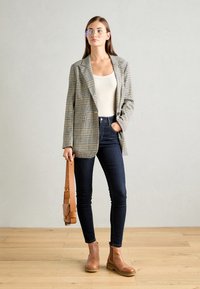 Billi Bi Klasszikus bokacsizmák - cognac west