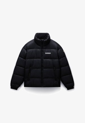 Černá zateplená bunda s vysokým límcem, horizontálním prošíváním, kapsami na zip a logem na hrudi. Vyrobena z odolného nylonového materiálu.