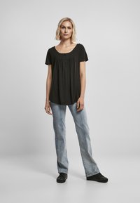 Urban Classics Triko s potiskem - black