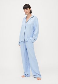 Triumph AMOURETTE JACQUARD SET - Nattplagg set - ice