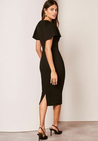 Lipsy SHORT FLUTTER SLEEVE MIDI BODYCON - Etuikjole - black