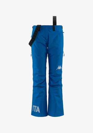 Pantaloni da sci blu con bretelle nere, scritta ITA vicino all'orlo e un logo bianco sulla coscia destra.