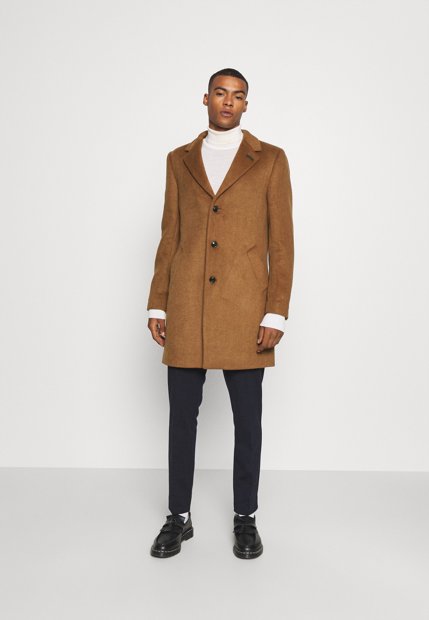 hd coat pant image