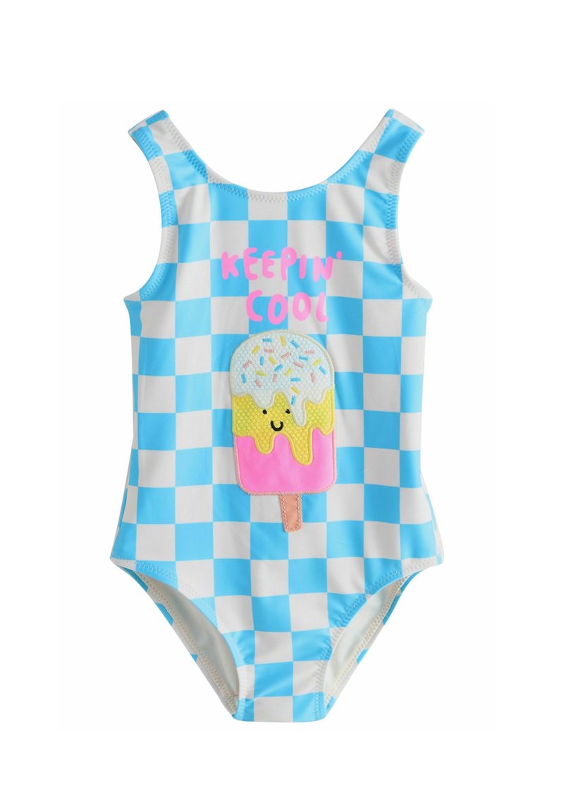 Maillot de bain à carreaux bleu clair et blanc avec un graphique de cône de glace rond et le texte "KEEPIN' COOL" en rose. Fabriqué en tissu extensible.