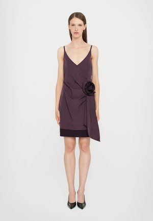 ANDRIA - Cocktailklänning - dark red