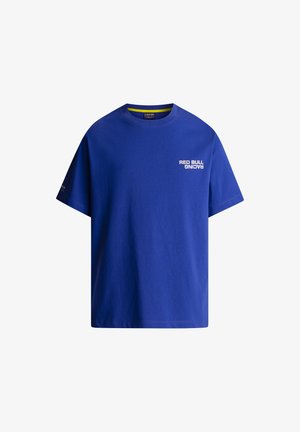 Sinine lühikeste varrukatega T-särk ümmarguse kaelusega, vasakul rinnal väike valge "RED BULL RACING" logo ja vasakul varrukal peen logo.