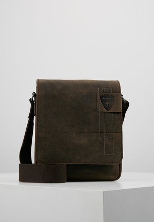 RICHMOND SHOULDERBAG - Taška s příčným popruhem - dark brown