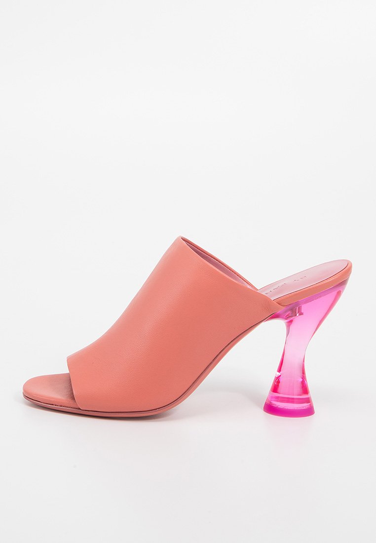 BY FAR Muiltjes met hak zalmroze BY FAR Muiltjes met hak zalmroze