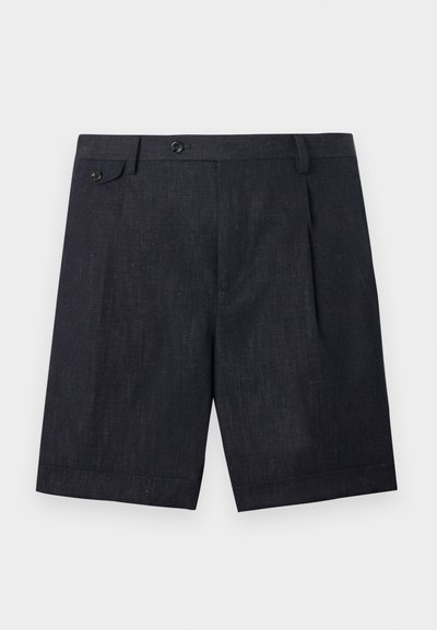 Σορτς από λινό σε ναυτικό μπλε με ευθύ κόψιμο, διαθέτουν δύο μπροστινές τσέπες, κούμπωμα με κουμπί και διακριτή υφή σε όλο το ύφασμα.