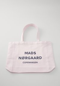 Unselected, lilac snow