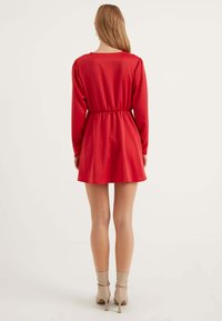 Herita V-neck Satin Dress - Freizeitkleid - red