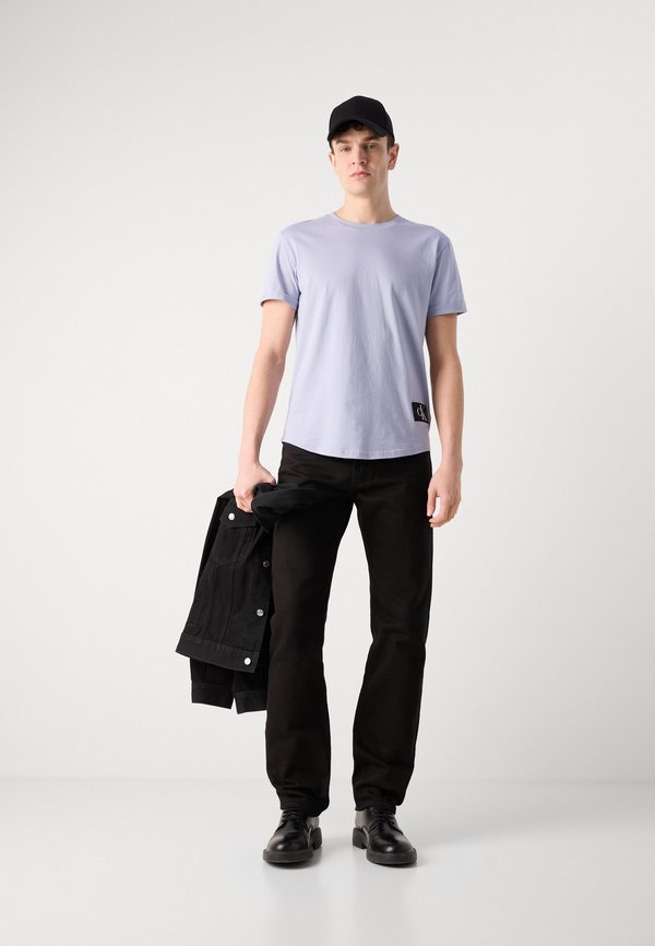 BADGE TURN UP SLEEVE - Basic T-shirt - aleutian2