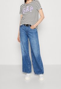 GAP Leveälahkeiset - blue denim