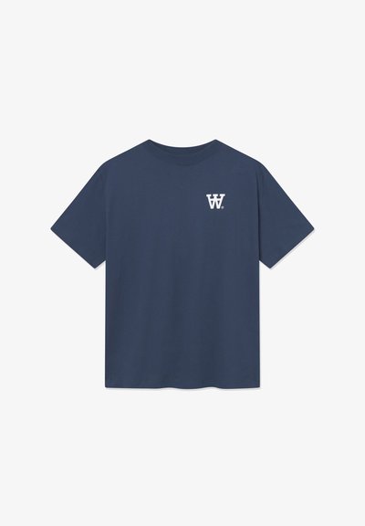 T-shirt bleu marine à manches courtes avec encolure ronde et petit logo blanc "W" sur le côté gauche de la poitrine.