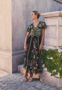 Next REGULAR FIT - PREMIUM EMBROIDERED - Maxi-jurk - black