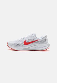 JOURNEY RUN - Apavi skriešanai pa asfaltu - white/bright crimson/wolf grey/pure platinum/black