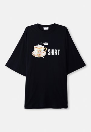 MOSCHINO TEA TIME - T-shirt imprimé - black