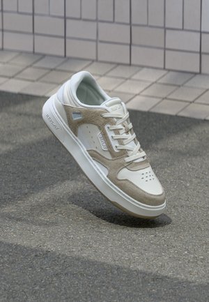 KAI CITY - Sneakers low - beige/white