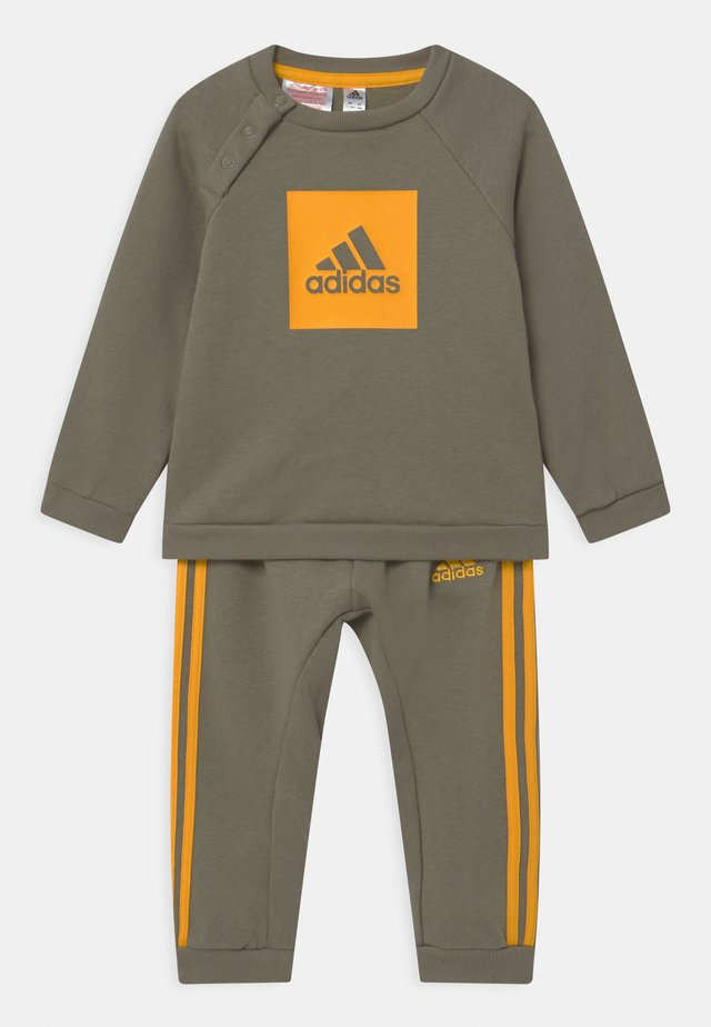 Tute sportive per bambino e ragazzo. Nike IT