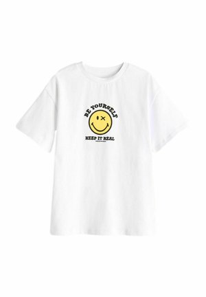 Next SMILEY WORLD PLACE BE CHARITY - REGULAR FIT - T-shirt med print - white