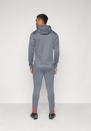 Nike Performance STRIKE PANT - Trainingsbroek - iron grey/dragon red/white