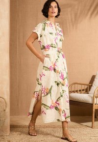 Love & Roses REGULAR FIT BRODERIE BELTED SHORT SLEEVE MIDI  - Haljina-majica - orange tropical