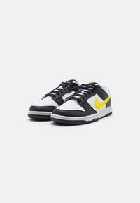 Nike Sportswear NIKE DUNK LOW - Baskets basses - black/yellow/white