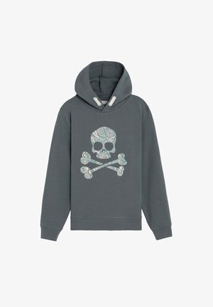 Sudadera con capucha gris oscuro con diseño de calavera y huesos cruzados con patrón floral en el frente y detalles de cordones blancos en la capucha.