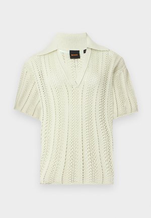 Top lavorato a maglia color crema a maniche corte con scollo a V e colletto appuntito, caratterizzato da un motivo traforato texturizzato e un'etichetta del marchio BOSS all'interno.