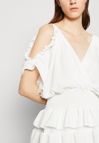 WAL G. CRUISE SANJILA RUFFLE DRESS - Koktel haljina / svečana haljina - white