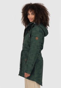 alife & kickin Parka - green gable