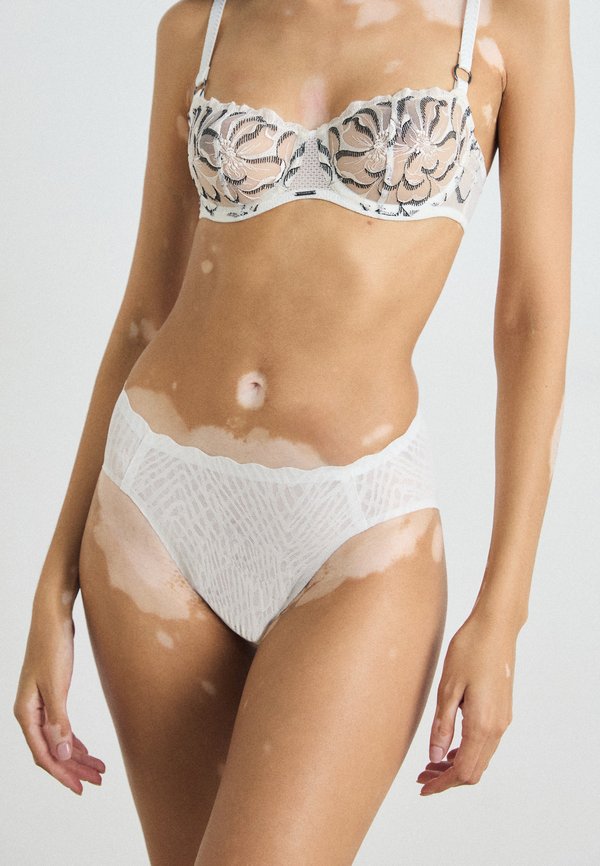 FEEL BLISS HIGH LEG - Briefs