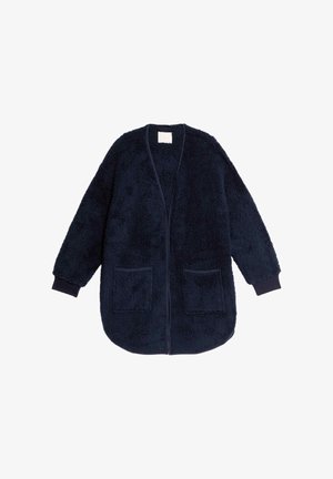 Navy-blaue Schal-Karte aus flauschigem Material, mit langen Ärmeln, zwei Fronttaschen und gerippten Bündchen. Weiche, strukturierte Oberfläche.