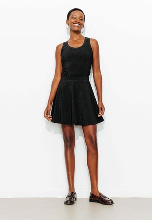 COURTE  - Jupe trapèze - noir