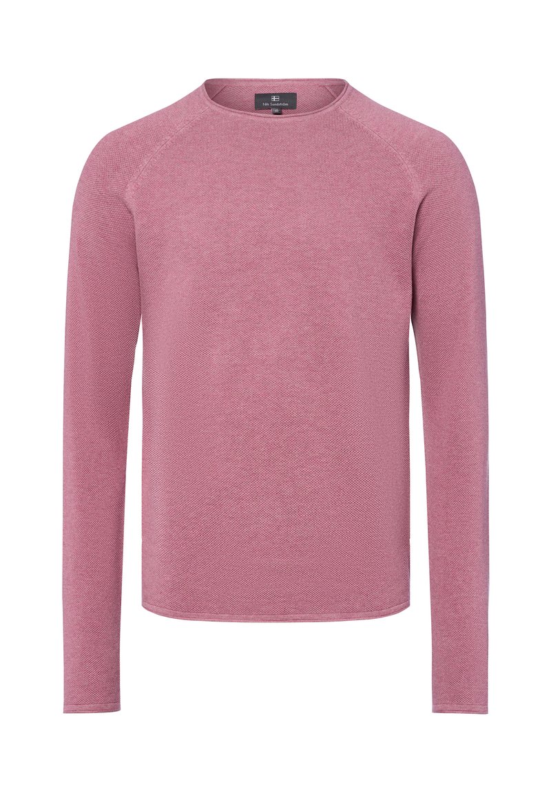 Pull pour homme à manches longues en tissu rose poussiéreux texturé, avec un col rond et des manches raglan.