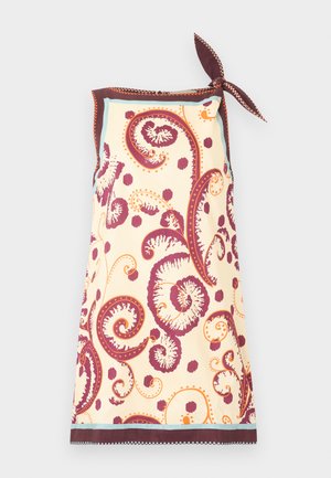 Rochie crem fără mâneci cu modele paisley bordo și portocalii, bordură maro și o curea legată pe un umăr.