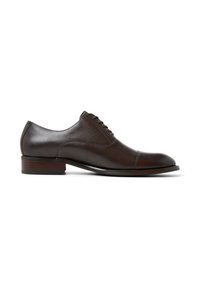 Scarpa da uomo in pelle marrone con finitura liscia, design con lacci, punta arrotondata, texture sottile sul tallone e tacco basso impilato.