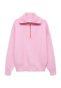 Rosa gestrickter Pullover mit hohem Kragen, versehen mit einem Reißverschluss auf der Vorderseite und einer gerippten Textur. Lockere Passform mit gerippten Bündchen und Saum.