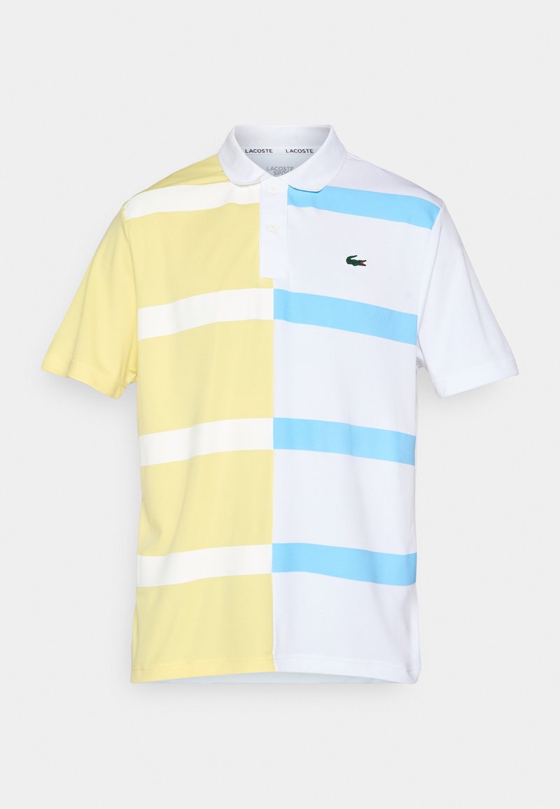 Polo en design rayé jaune et bleu, avec un col blanc et un logo vert. Fabriqué en tissu lisse, adapté à une tenue décontractée.
