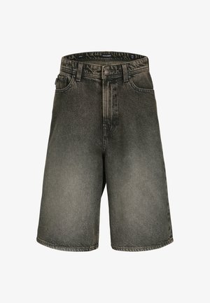 Șorturi din denim de culoare neagră estompată, cu un aspect ușor uzat, având închidere cu nasture, bucle pentru curea și buzunare frontale.