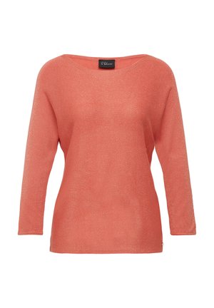 Korale sweter dzianinowy o luźnym kroju, z dekoltem w łódkę i rękawami o długości trzech kwart. Posiada subtelny połysk i mały akcent z logo na dolnym brzegu.