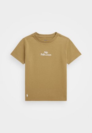 T-shirt in cotone khaki con maniche corte, colletto a girocollo e testo del logo bianco che recita "Polo Ralph Lauren" sul petto. Piccolo logo accento sull'orlo.
