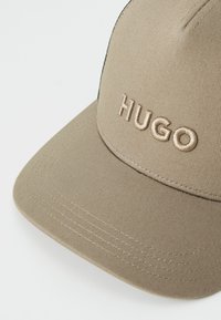 HUGO MARSEL TRUCKER - Șapcă - medium brown